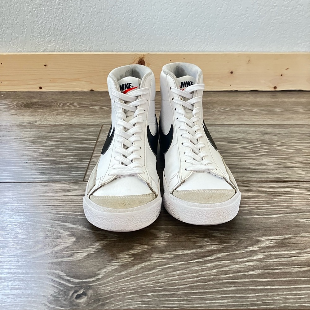 Nike Blazer Mid ‘77 Size Y5.5 (Big kid)